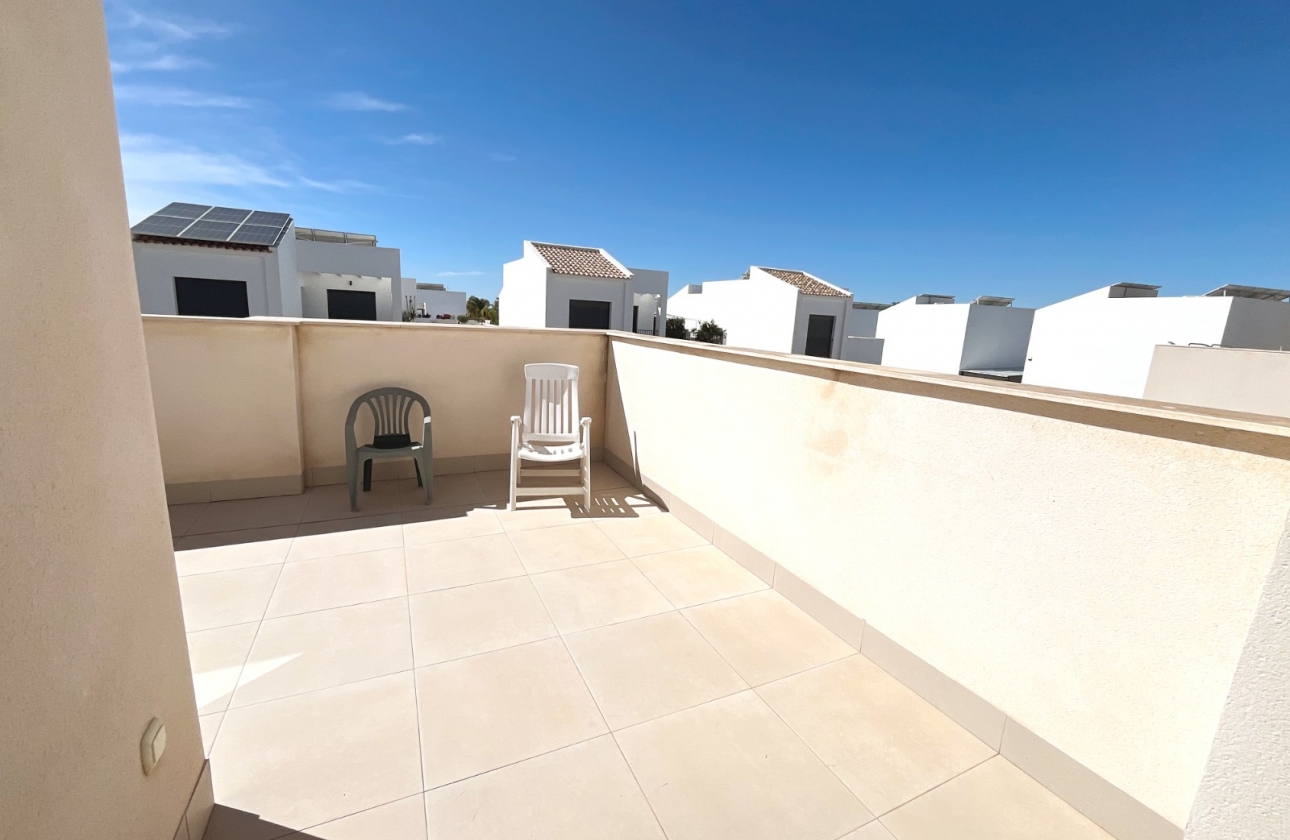 Resale - Villa - Ciudad Quesada - Pueblo Bravo