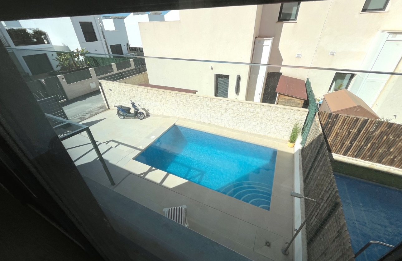 Resale - Villa - Ciudad Quesada - Pueblo Bravo