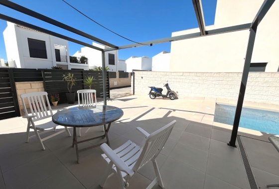 Resale - Villa - Ciudad Quesada - Pueblo Bravo