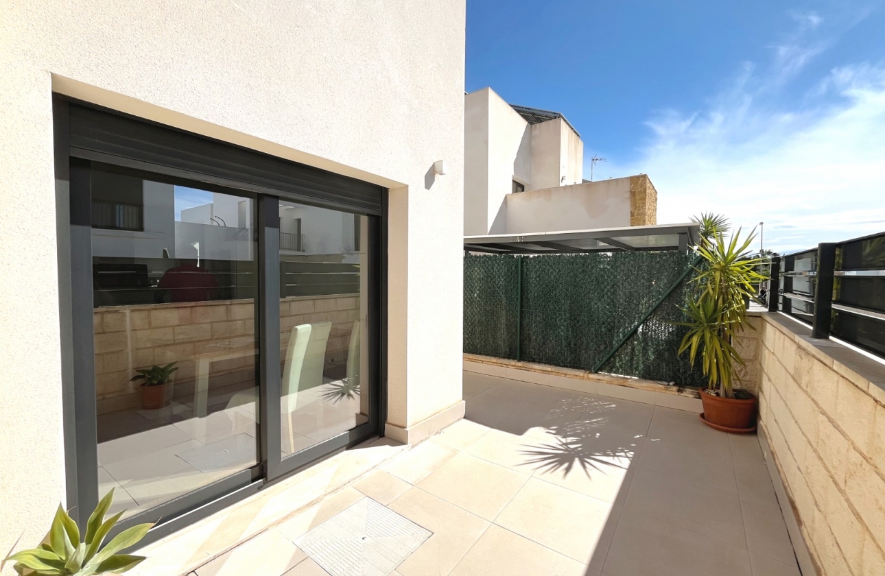 Resale - Villa - Ciudad Quesada - Pueblo Bravo