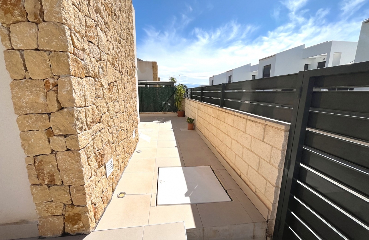 Resale - Villa - Ciudad Quesada - Pueblo Bravo