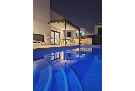 Resale - Villa - Ciudad Quesada - Pueblo Bravo