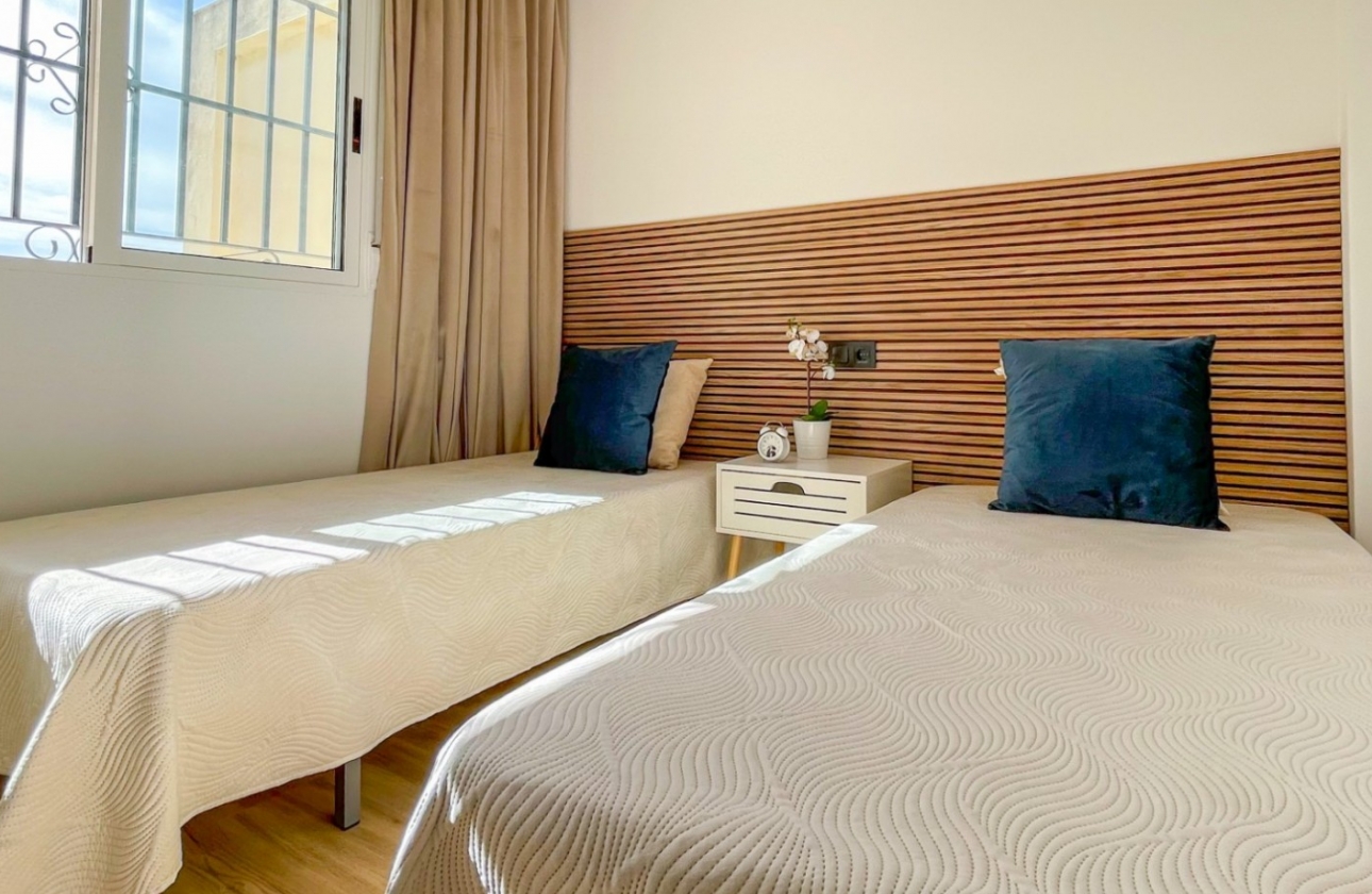 Resale - House - Orihuela Costa - Los Altos *