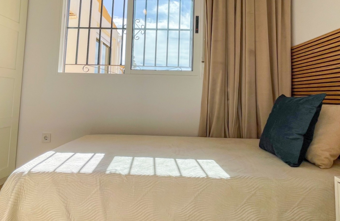 Resale - House - Orihuela Costa - Los Altos *