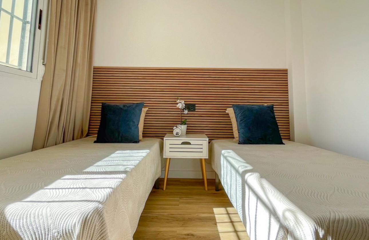 Resale - House - Orihuela Costa - Los Altos *