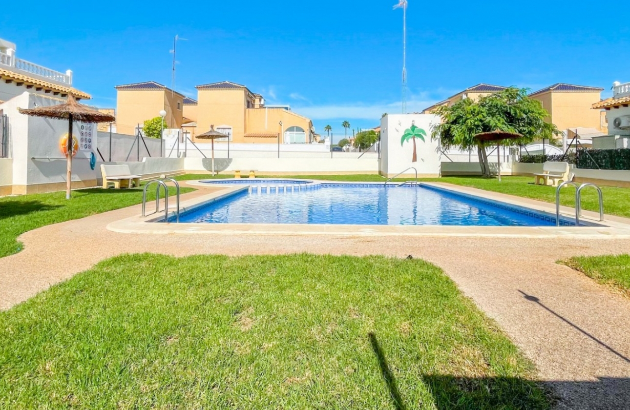 Resale - House - Orihuela Costa - Los Altos *