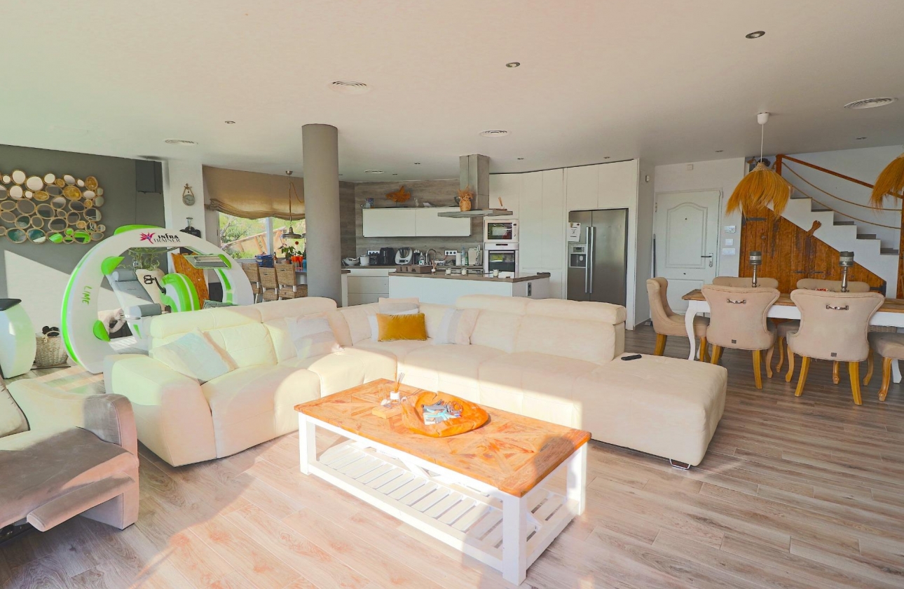 Resale - Villa - El Campello - Coveta Fuma
