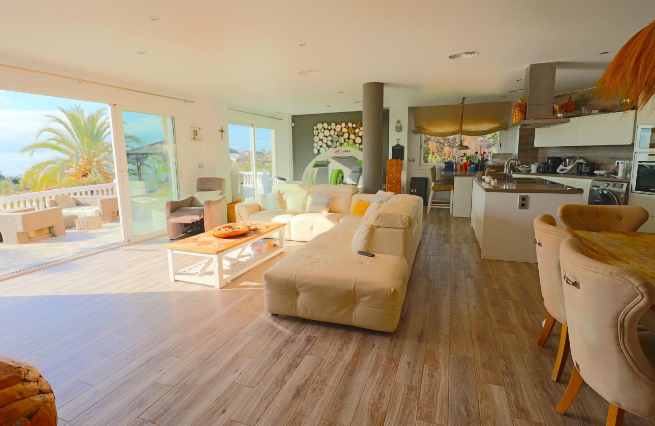Resale - Villa - El Campello - Coveta Fuma