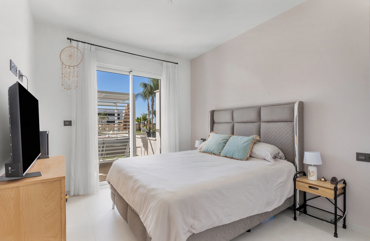 Resale - Ground floor apartment - Guardamar del Segura - El Raso