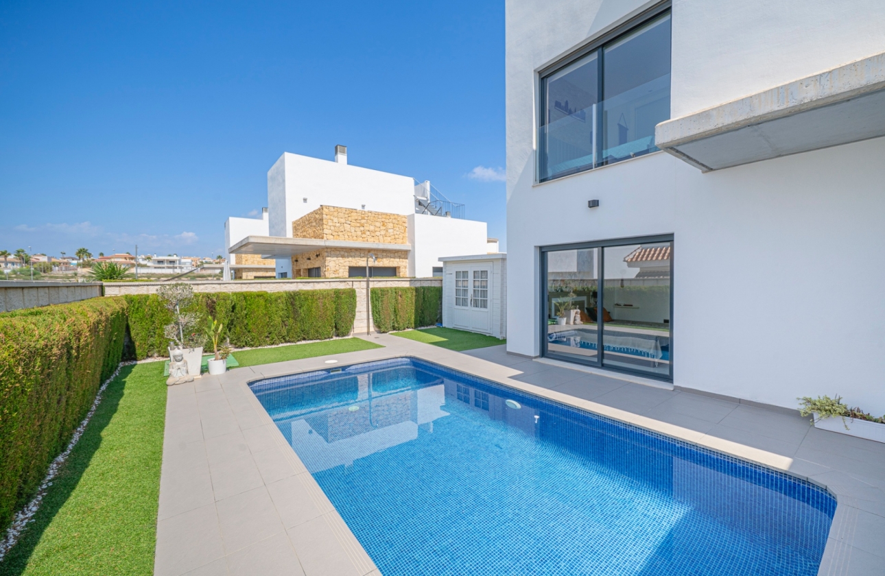 Reventa - Villa - Ciudad Quesada - Lo Pepin