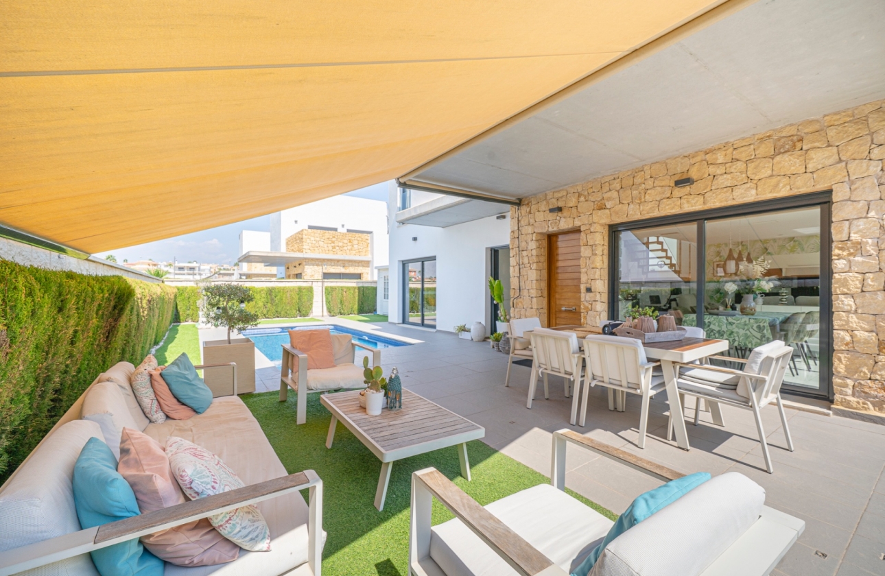 Reventa - Villa - Ciudad Quesada - Lo Pepin
