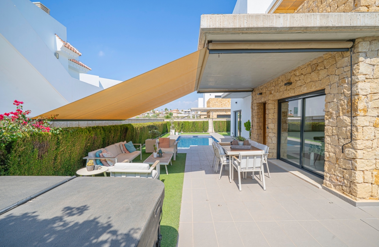 Reventa - Villa - Ciudad Quesada - Lo Pepin