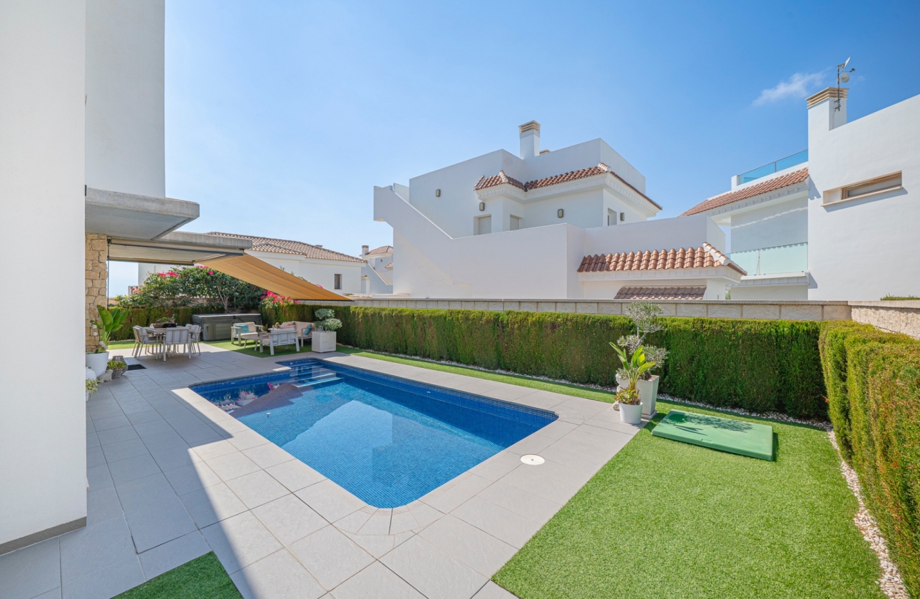 Reventa - Villa - Ciudad Quesada - Lo Pepin