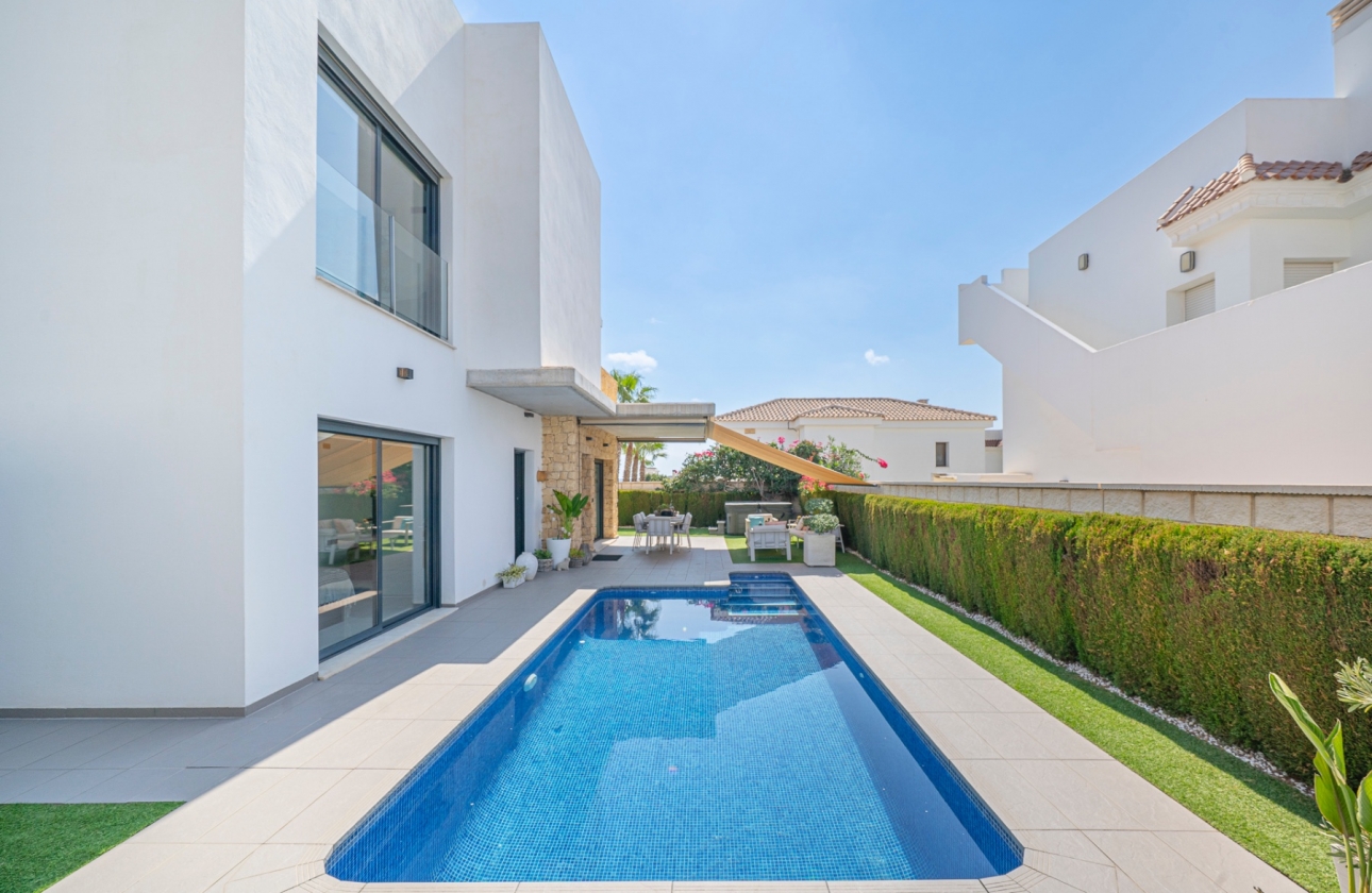 Reventa - Villa - Ciudad Quesada - Lo Pepin
