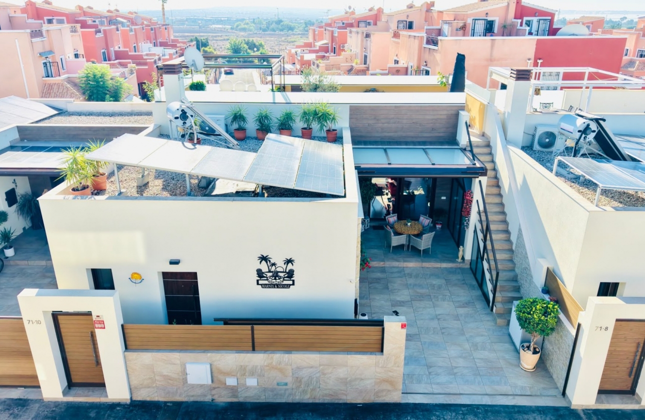 Reventa - Villa - Los Montesinos - La Herada