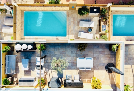Reventa - Villa - Los Montesinos - La Herada