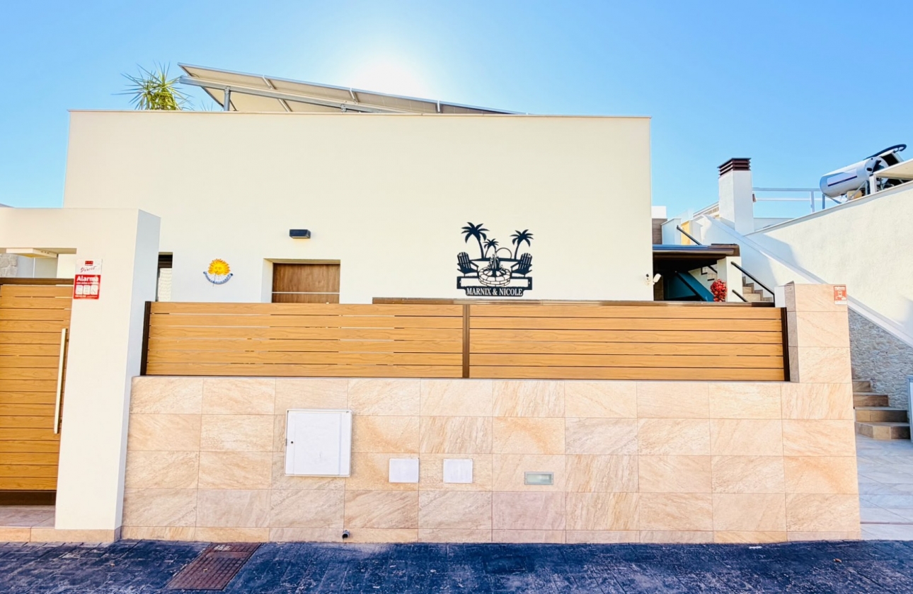 Reventa - Villa - Los Montesinos - La Herada
