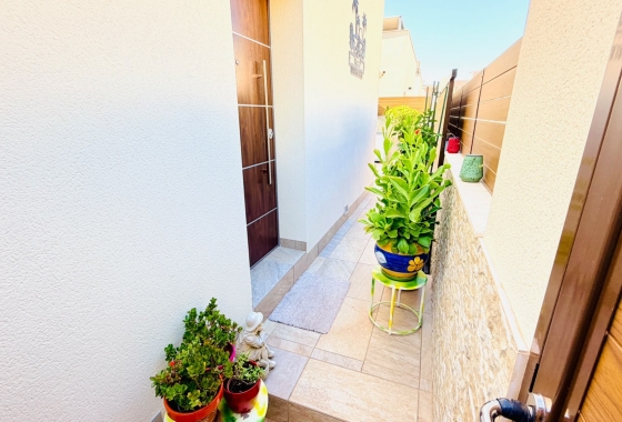 Reventa - Villa - Los Montesinos - La Herada