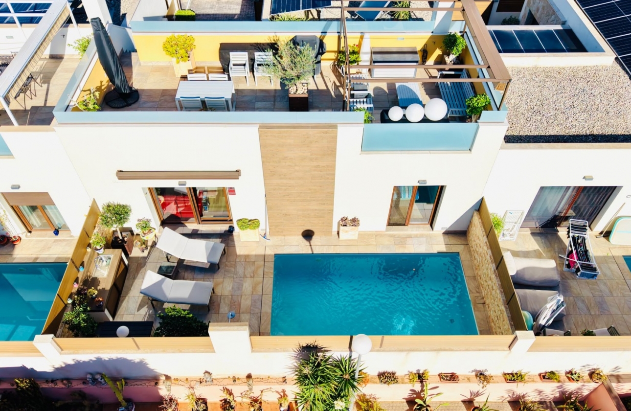 Reventa - Villa - Los Montesinos - La Herada