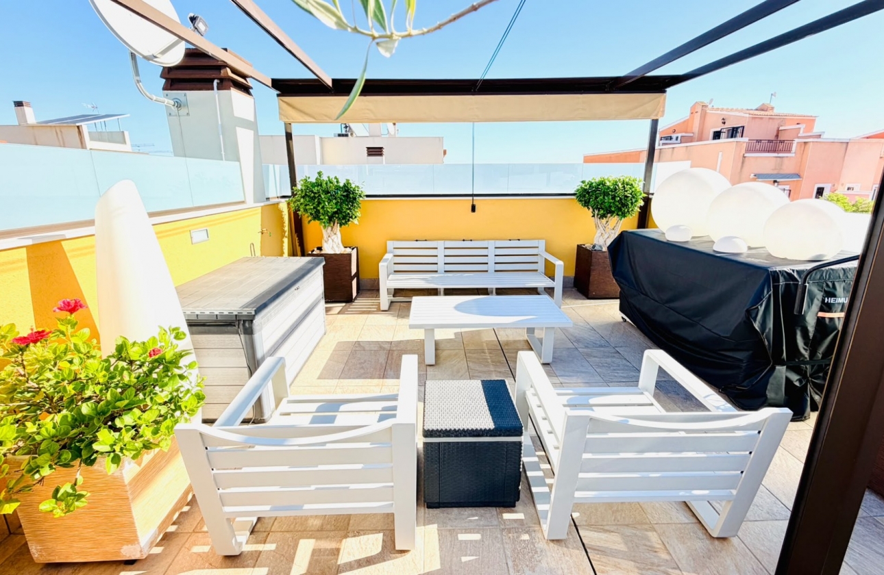 Reventa - Villa - Los Montesinos - La Herada