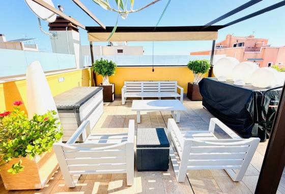 Reventa - Villa - Los Montesinos - La Herada