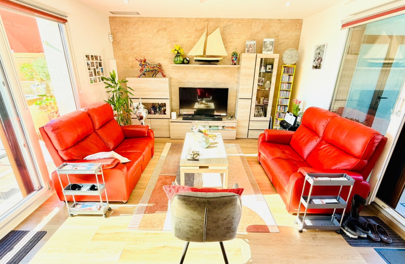 Reventa - Villa - Los Montesinos - La Herada