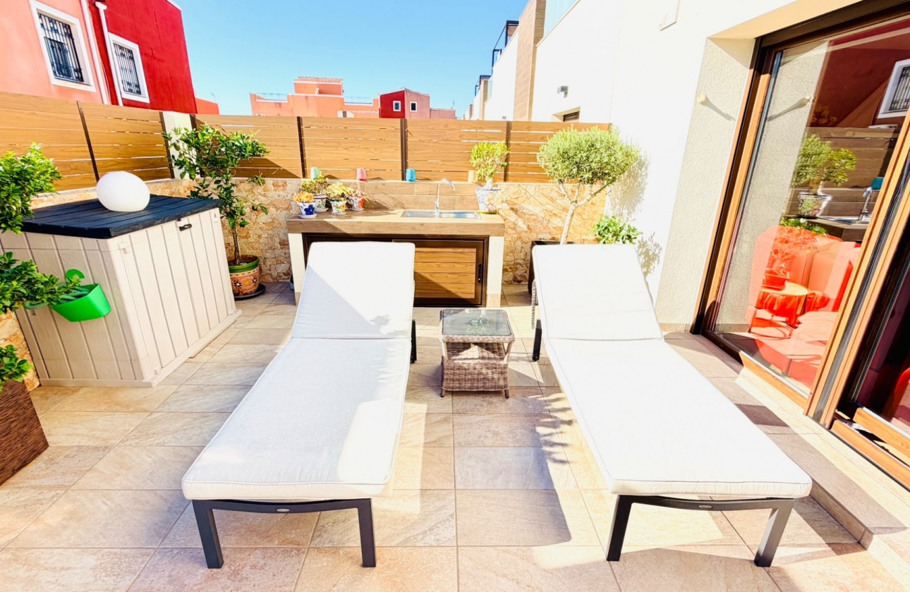 Reventa - Villa - Los Montesinos - La Herada