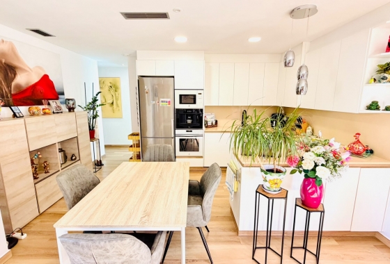 Reventa - Villa - Los Montesinos - La Herada