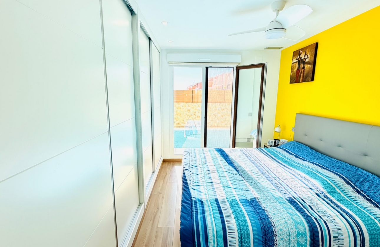 Reventa - Villa - Los Montesinos - La Herada