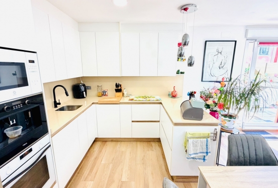 Reventa - Villa - Los Montesinos - La Herada