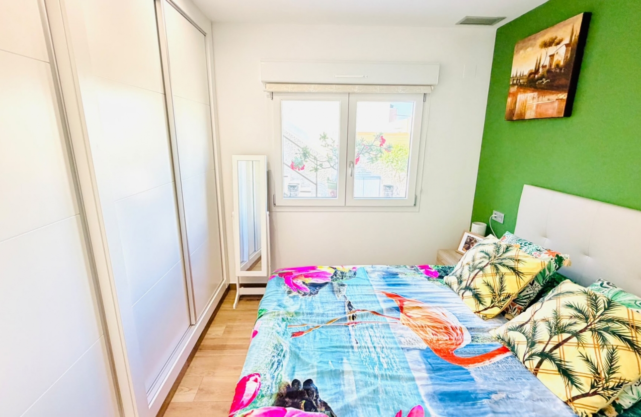Reventa - Villa - Los Montesinos - La Herada
