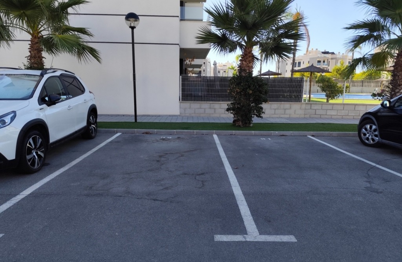 Resale - Apartment / flat - Villamartin