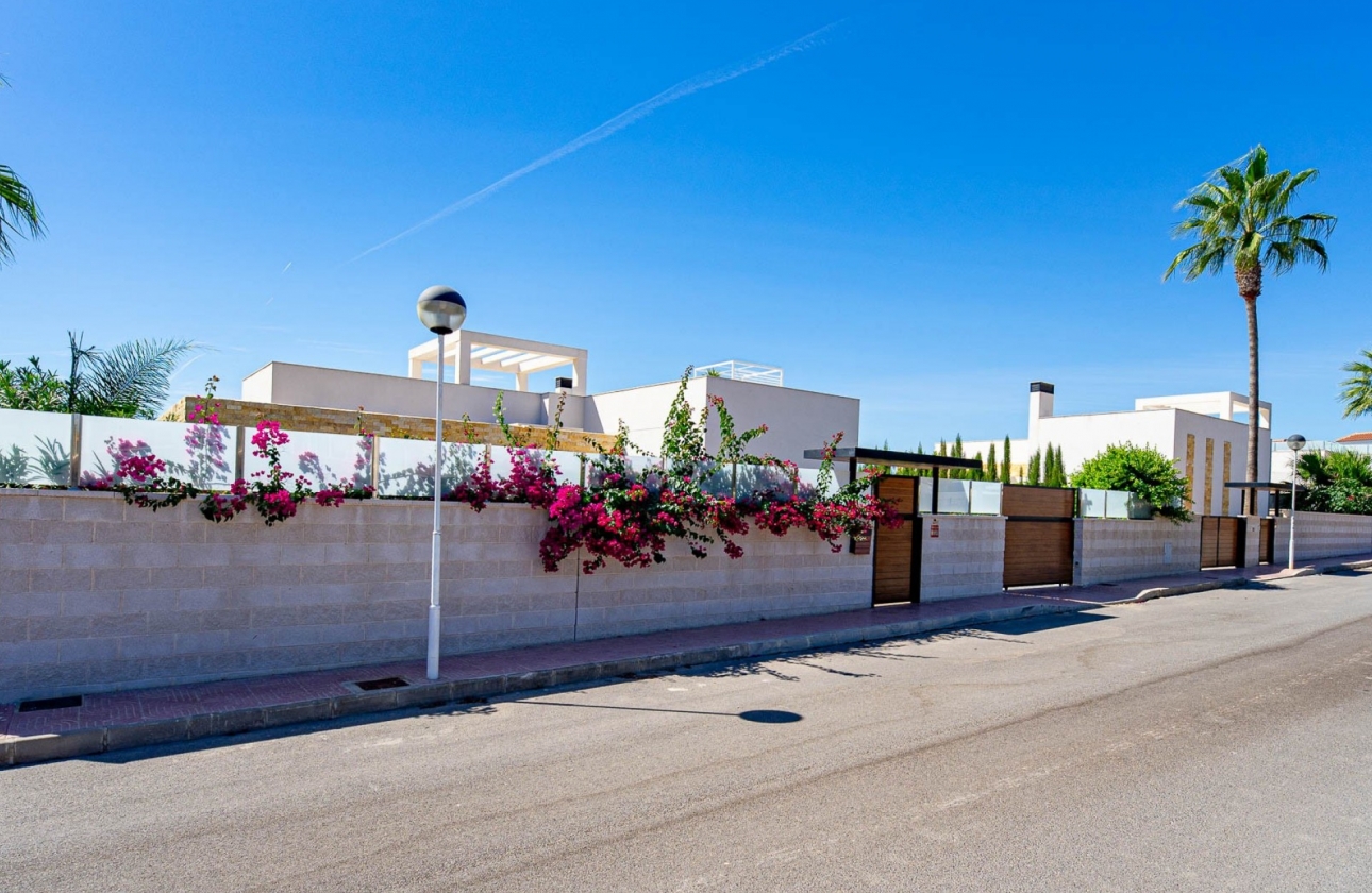 Reventa - Villa - Ciudad Quesada - Doña Pepa