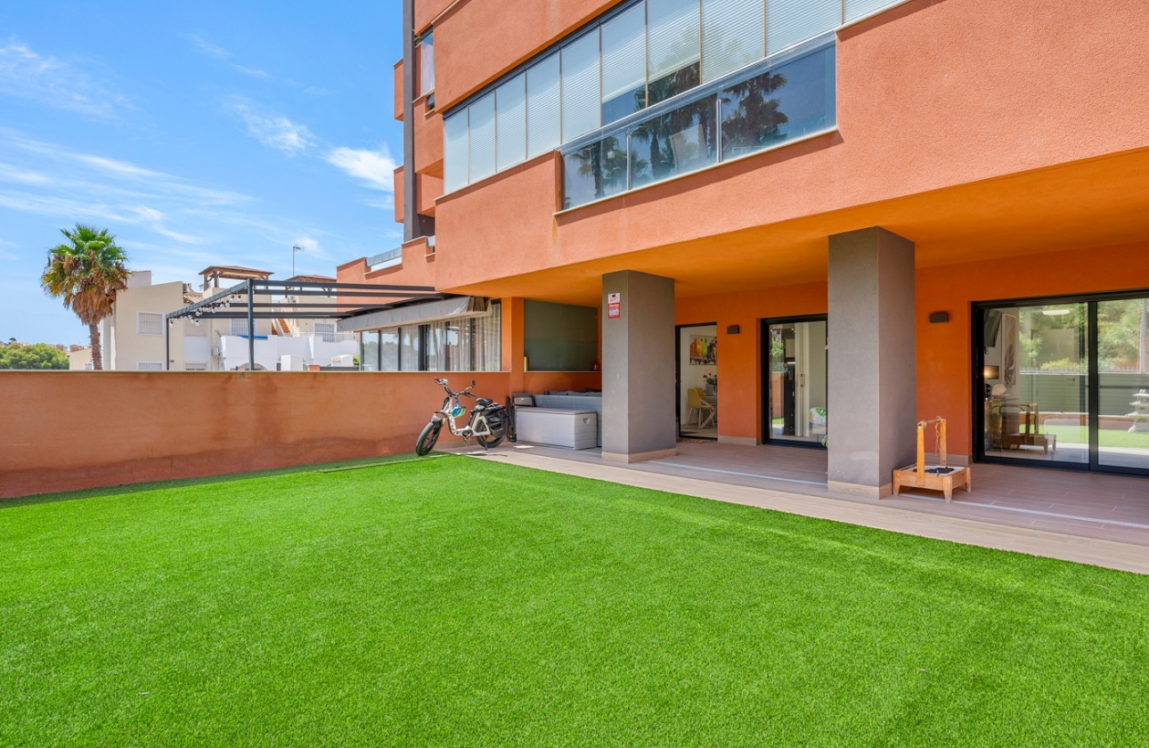 Herverkoop - Appartement / flat - Villamartin - Lomas del Golf