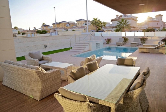 Obra nueva - Villa - Orihuela Costa - Campoamor