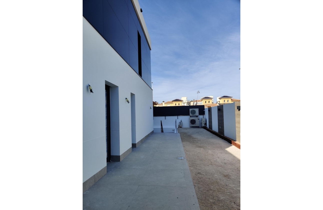 Obra nueva - Villa - Orihuela Costa - La Zenia