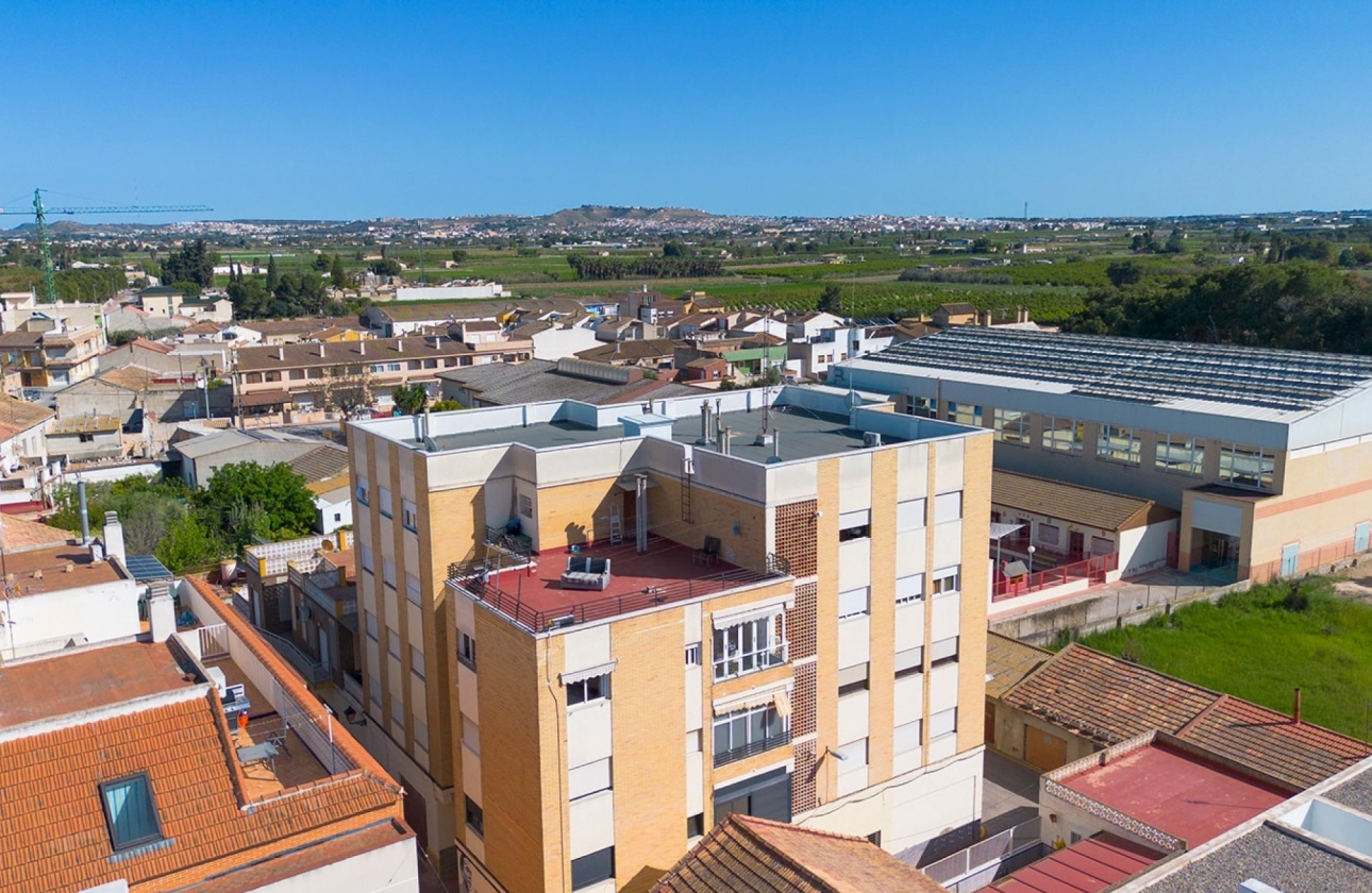 Resale - Apartment / flat - Daya Nueva