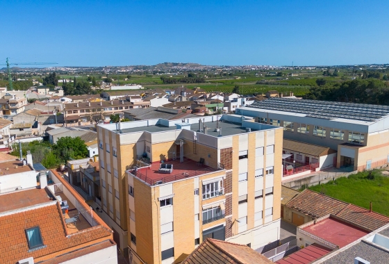 Resale - Apartment / flat - Daya Nueva