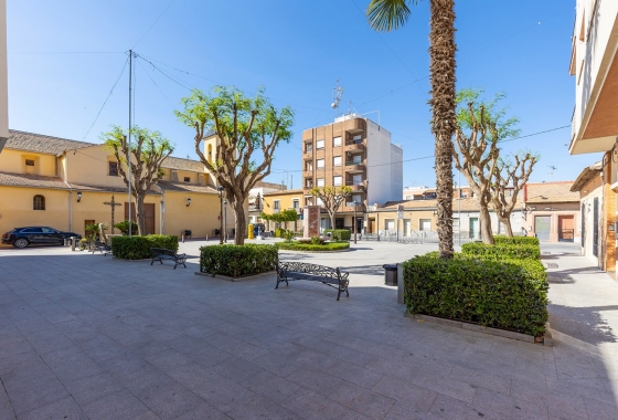 Resale - Apartment / flat - Daya Nueva