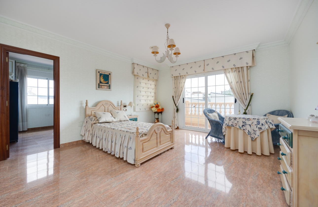 Reventa - Villa - Orihuela Costa - Orihuela