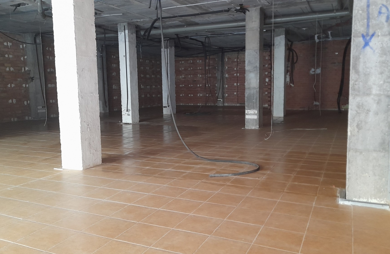 Herverkoop - Commercial - Torrevieja - Playa del Cura