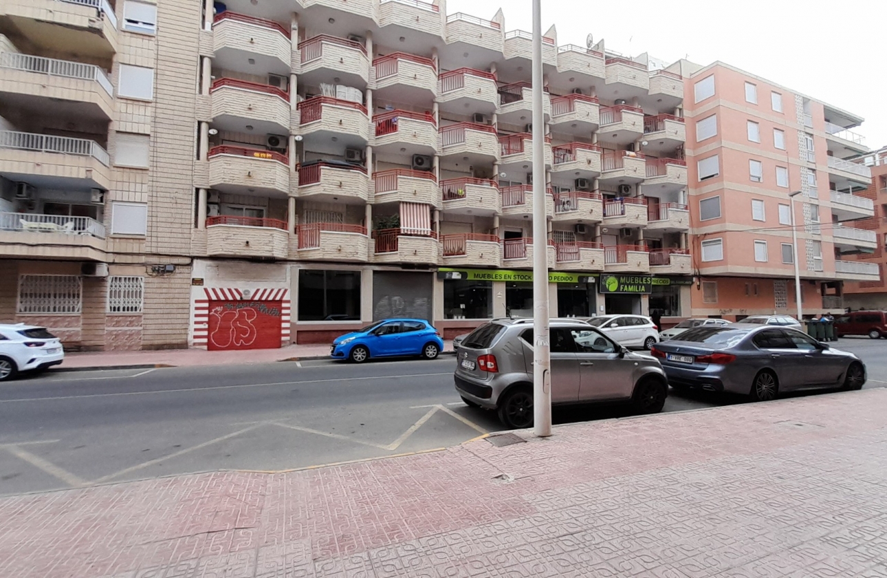 Herverkoop - Commercial - Torrevieja - Playa del Cura