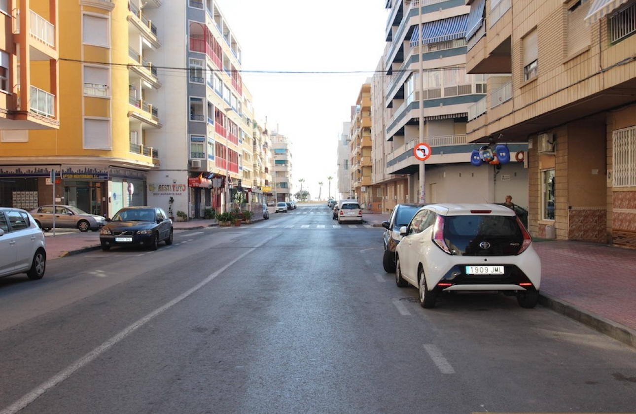 Herverkoop - Commercial - Torrevieja - Playa del Cura