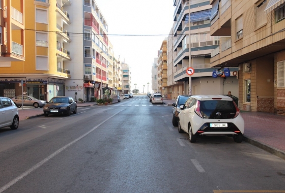 Herverkoop - Commercial - Torrevieja - Playa del Cura